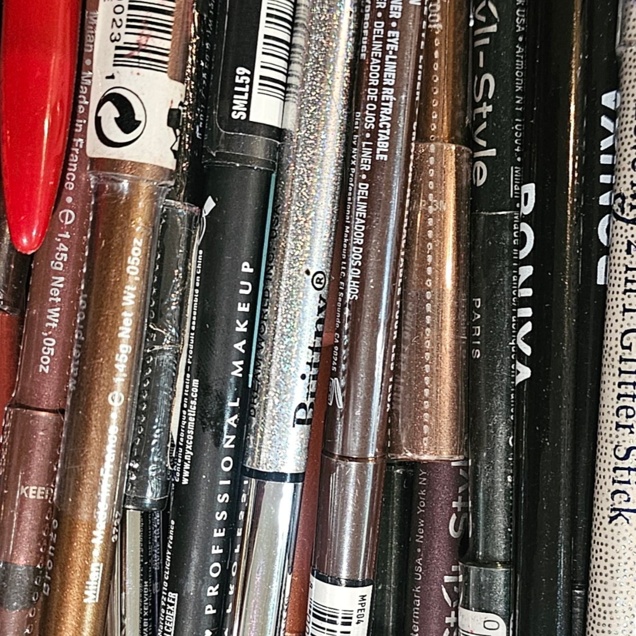 Wholesale assorted water proof eyeliner, long lasting lip liner 100 pieces - Vicais